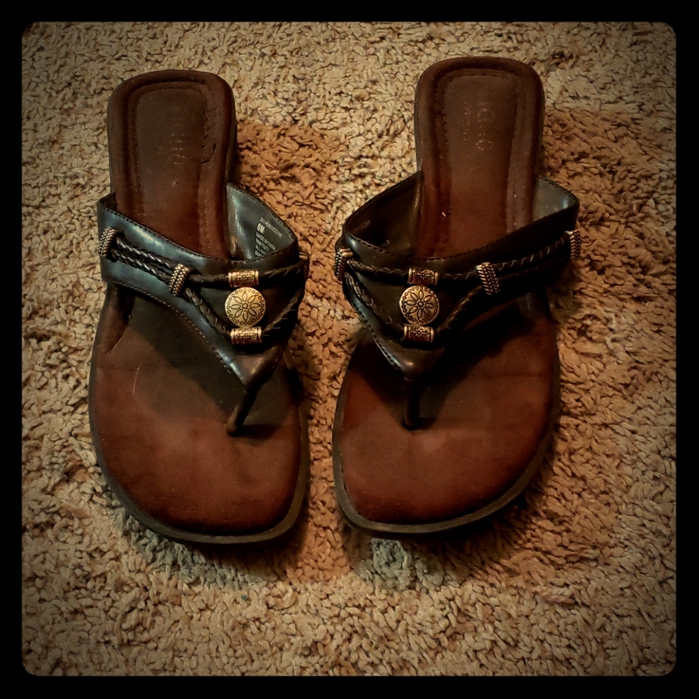 Leather sandals